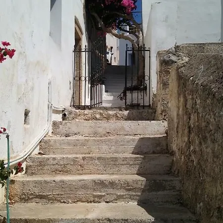 The Large Bougainvillea House Lägenhet *
